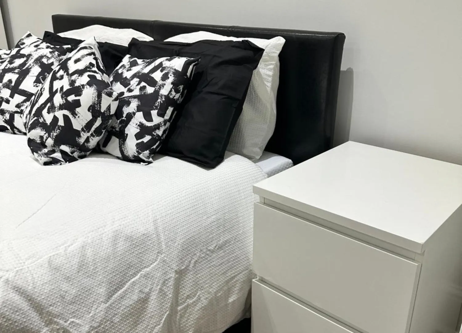 Black & White Double Bedroom Londres Maison d'hôtes